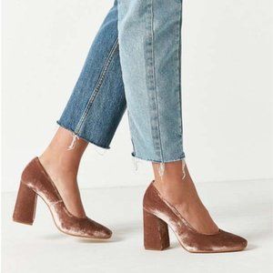 Anthropologie KMB Velvet Arcilla Block Heels 38